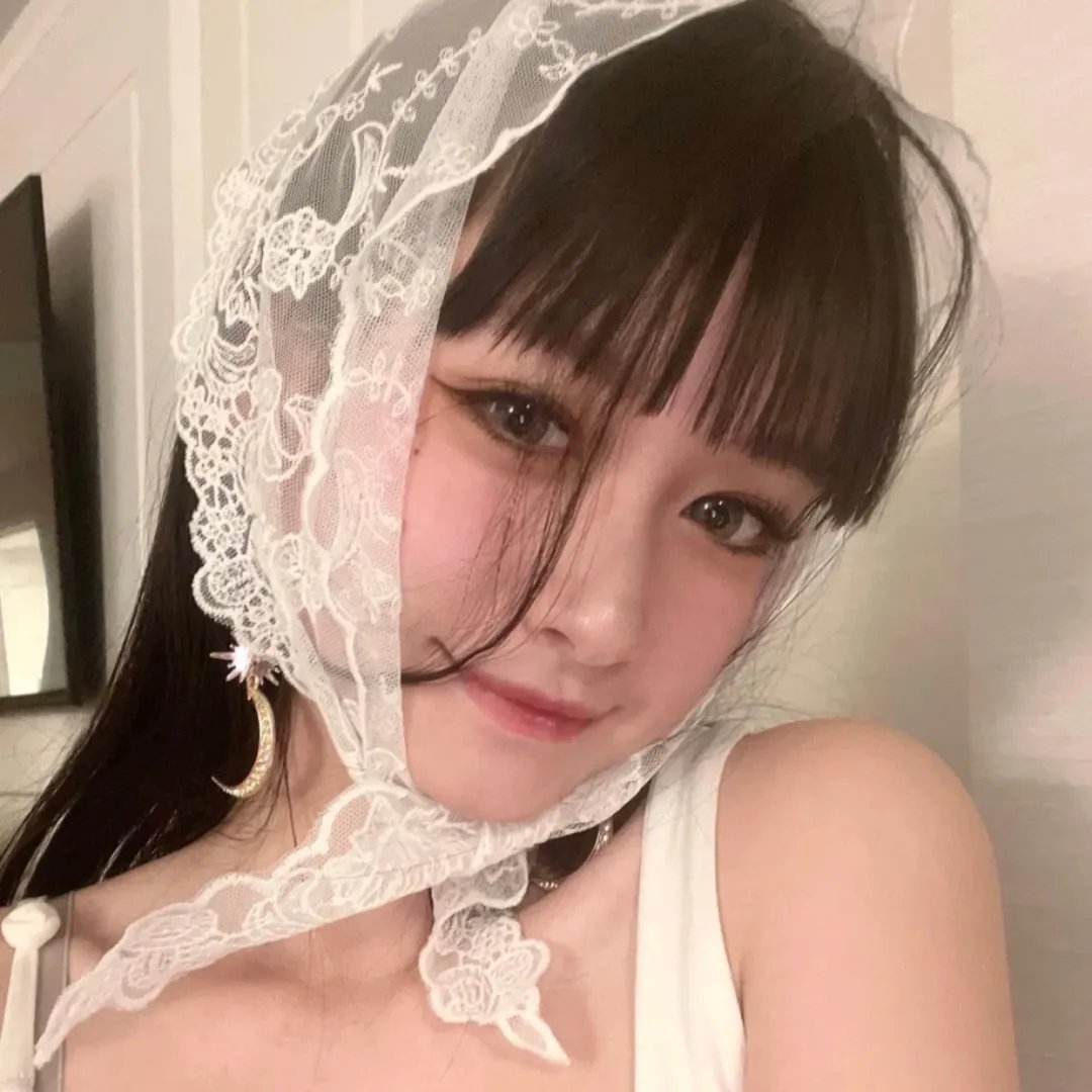 巴黎春色海报